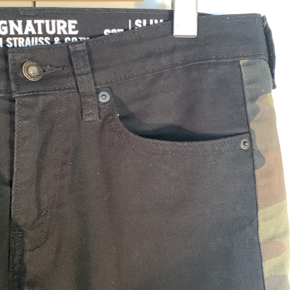 Levi’s Signature (30”x30”) - Picture 1 of 16